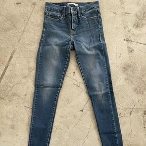 LEVIS Women's 311 Shaping Skinny New Without Tags size 25